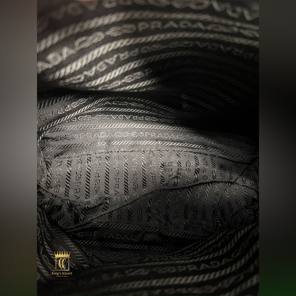 Prada tote - Picture 11 of 15